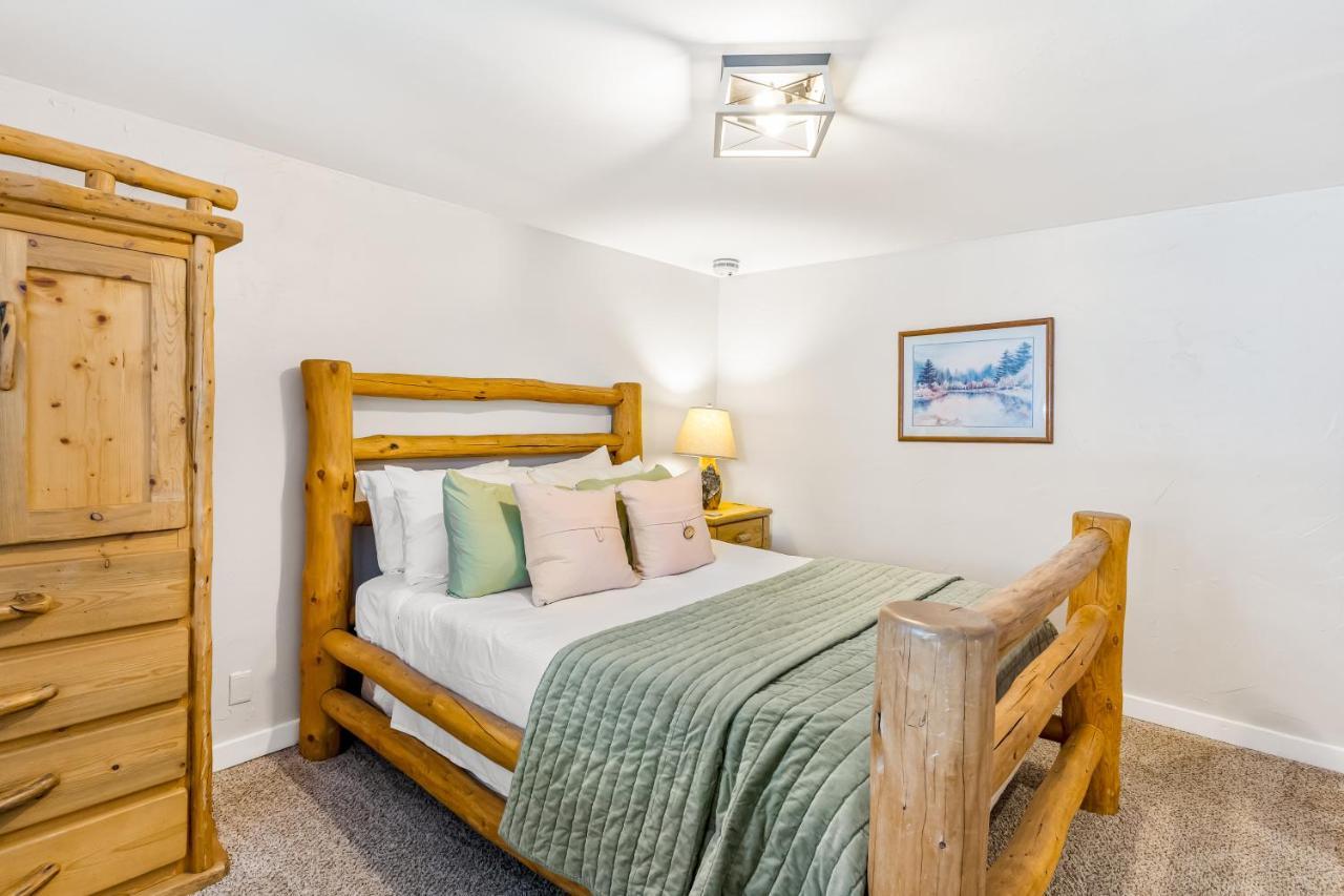 A Scent Of Pine Apartment Steamboat Springs Bagian luar foto